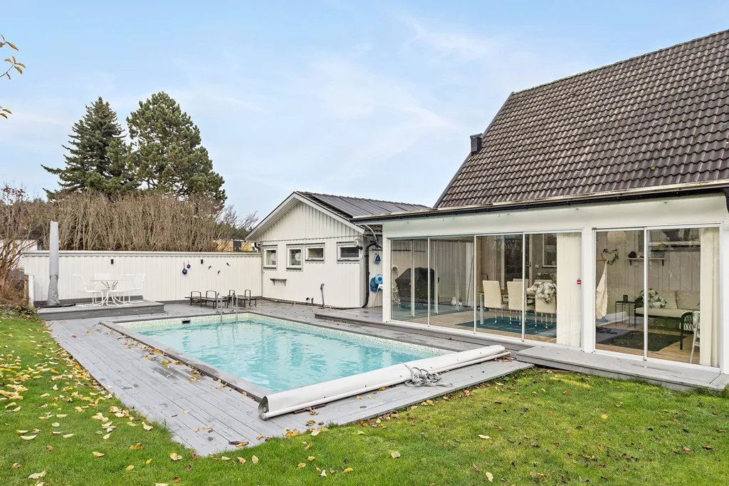 Piscine - Family Villa with Pool in Eskilstuna