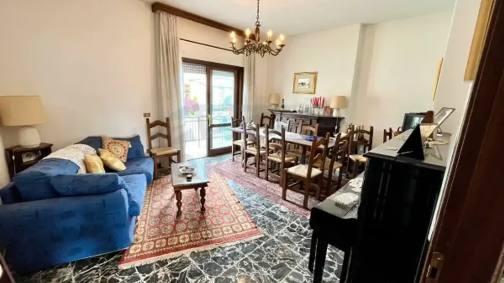 Elutuba - Spacious Apartment with Balcony in Massa Martana