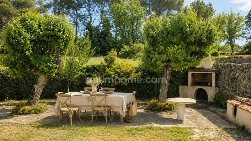 Terrass - Traditional Villa with South-Facing Garden in Correns