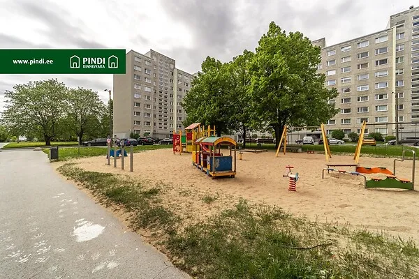 Jardin - 3-Bedroom Flat with Central Heating in Lasnamäe, Tallinn