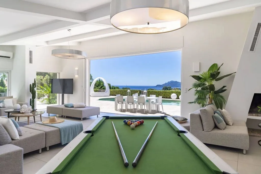 Séjour - Villa Luxueuse avec Piscine à Cannes