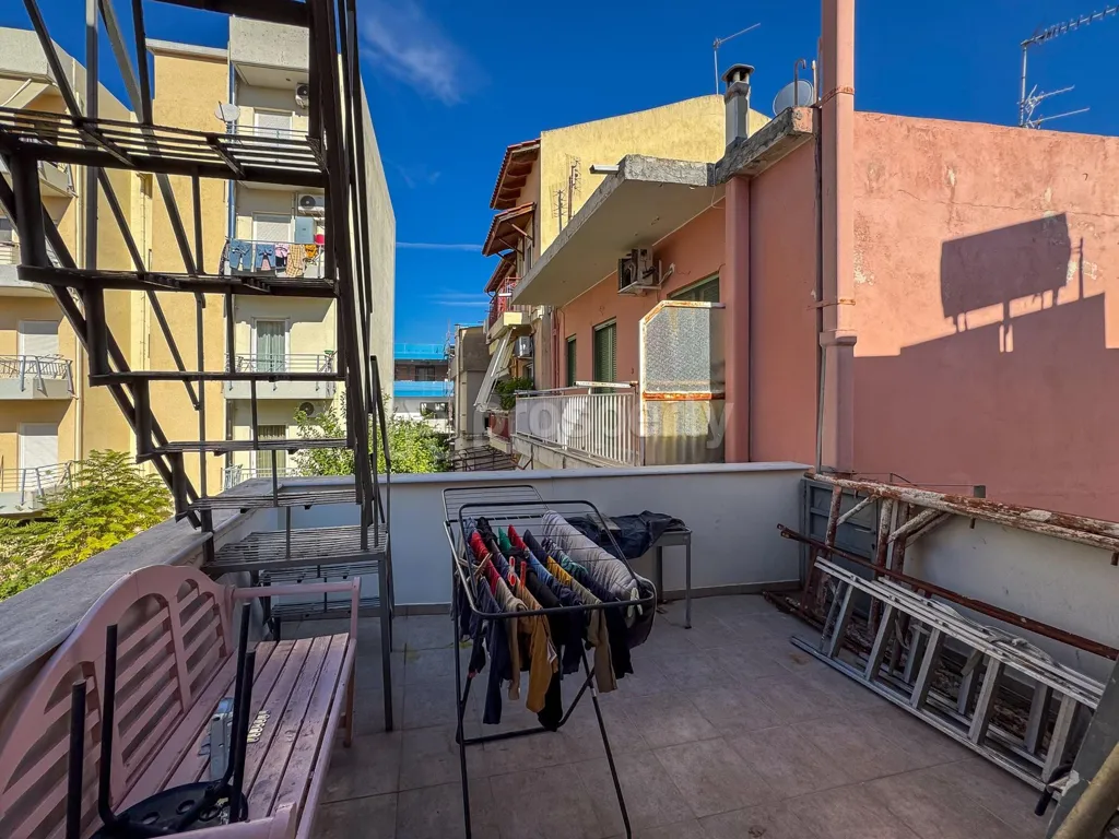 Balcon - First-Floor Apartment with Green View in Agyia, Patra