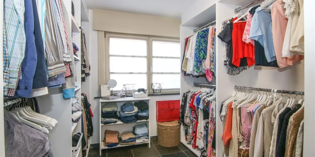 Toad - Ground Floor House with Warehouse in Gullegem