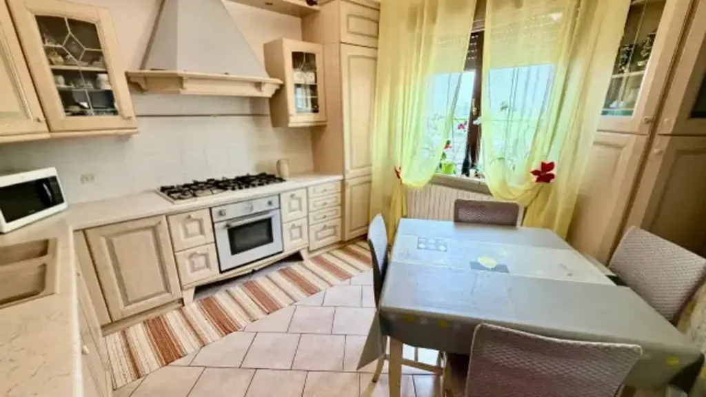 Köök - Villa with Garden in Castel San Giovanni