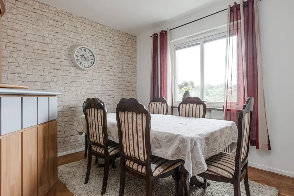 Sala da pranzo - Apartment with Balcony in Skillingaryd