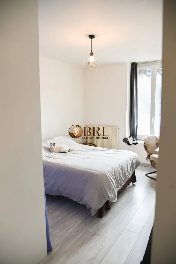 Chambres - Duplex Rénové avec Balcon à Voiron