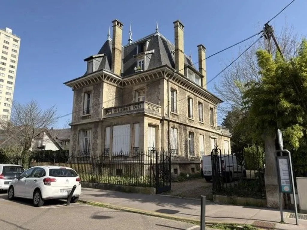 Extérieur - Maison de Maître avec Potentiel Locatif à Nancy