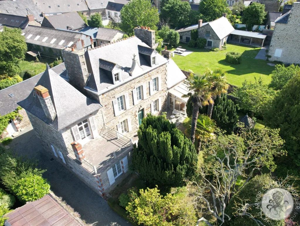 Õhuvaade - 19th-Century Bourgeois House in Matignon Centre