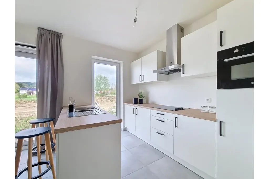 Cuisine - Maison Neuve avec Terrasse et Vue sur les Collines à Renaix