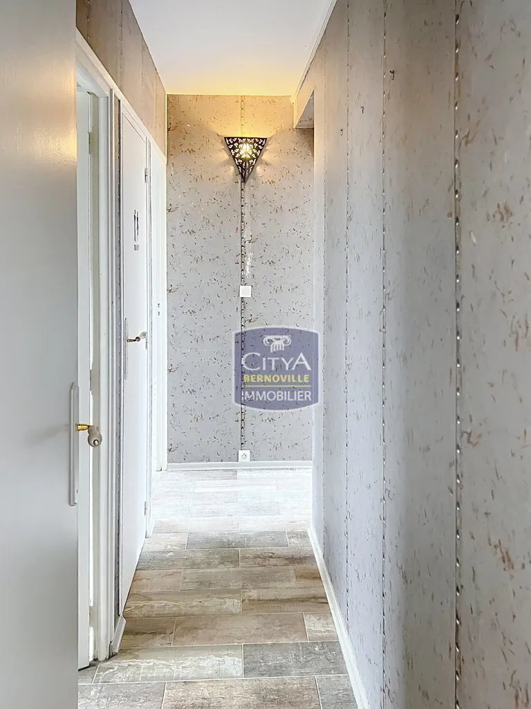 Esik - Rent-Generating 3-Bed Flat with Balcony in Saint-Quentin