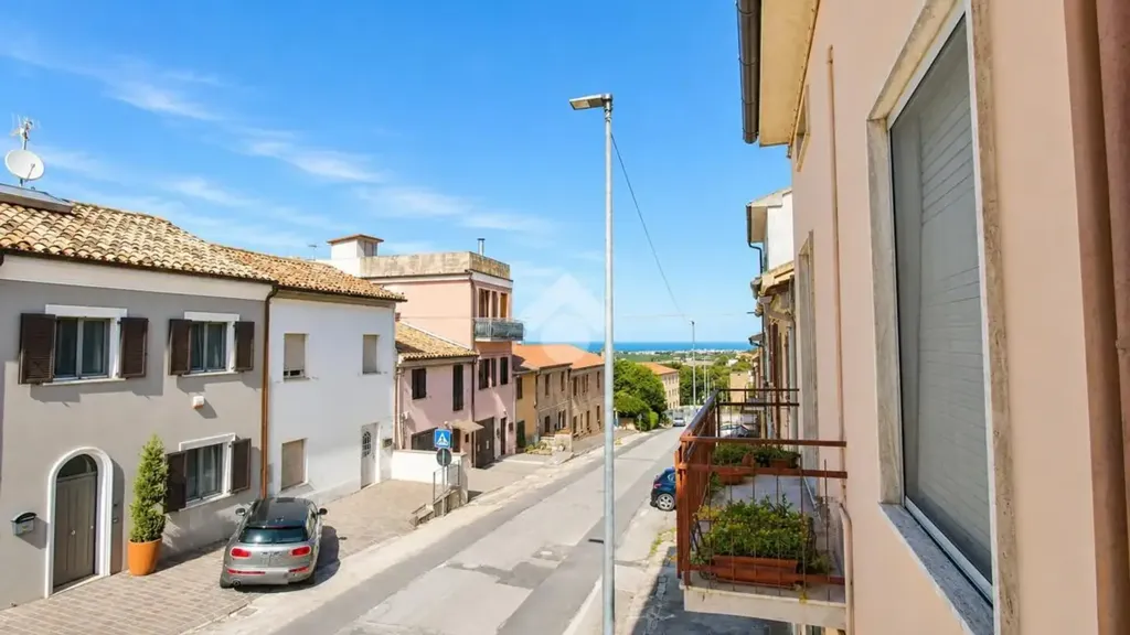 Balcon - Trilocale with Panoramic Terrace in Loreto