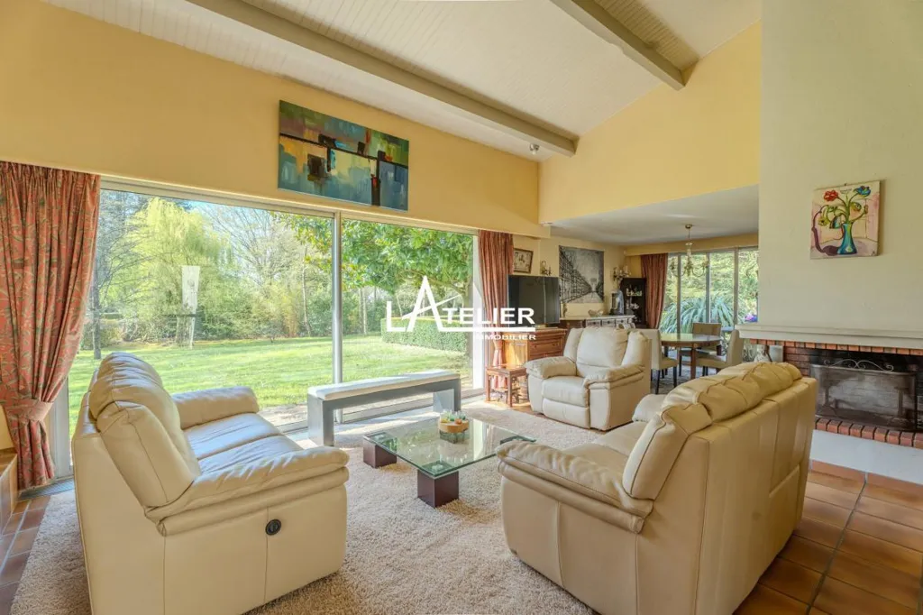 Elutuba - Spacious Property with Pool in Sautron