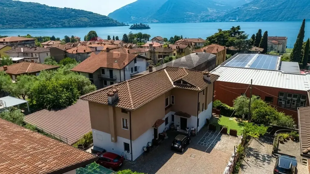 Vue aérienne - Four-Bedroom Apartment with Lake View in Marone
