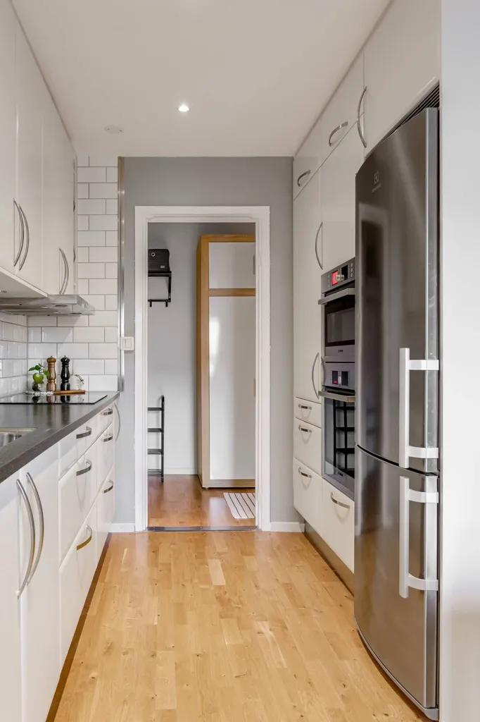 Cuisine - Renovated Two-Bedroom with Glazed Balcony in Simrishamn