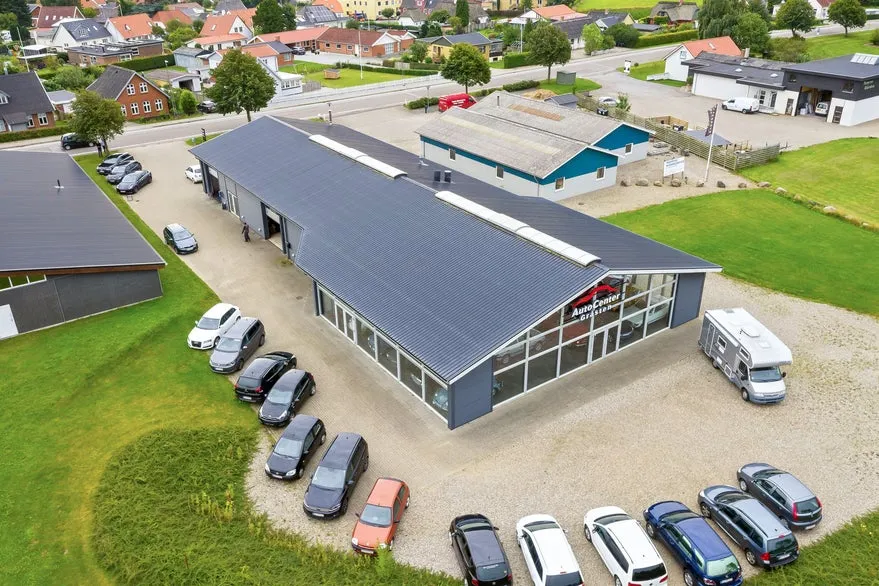 Õhuvaade - Showroom with High Visibility in Business Area