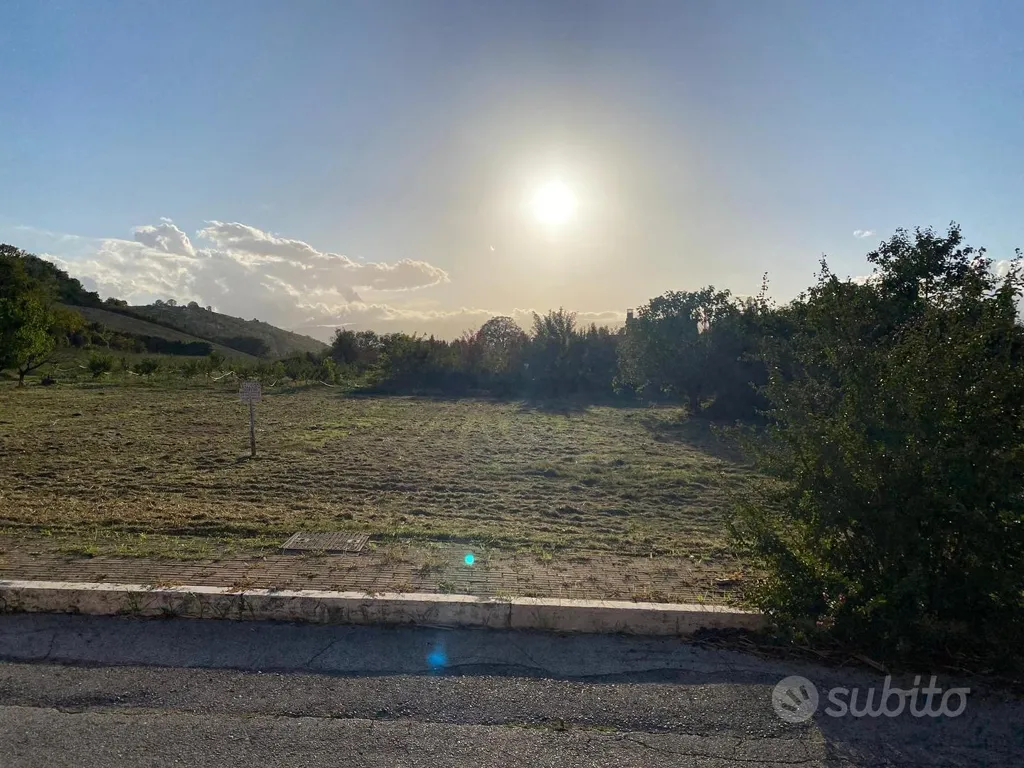 Aed - Buildable Plot with Sports Fields near Moscufo