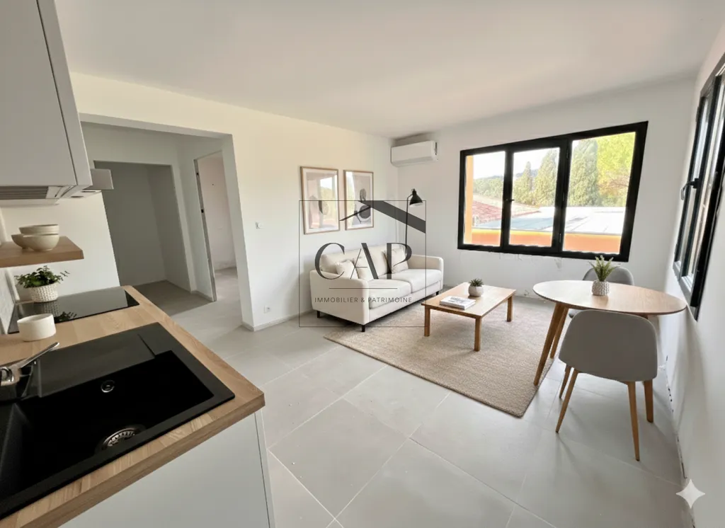 High-End T2 with Beach Access in Pianottoli-Caldarello