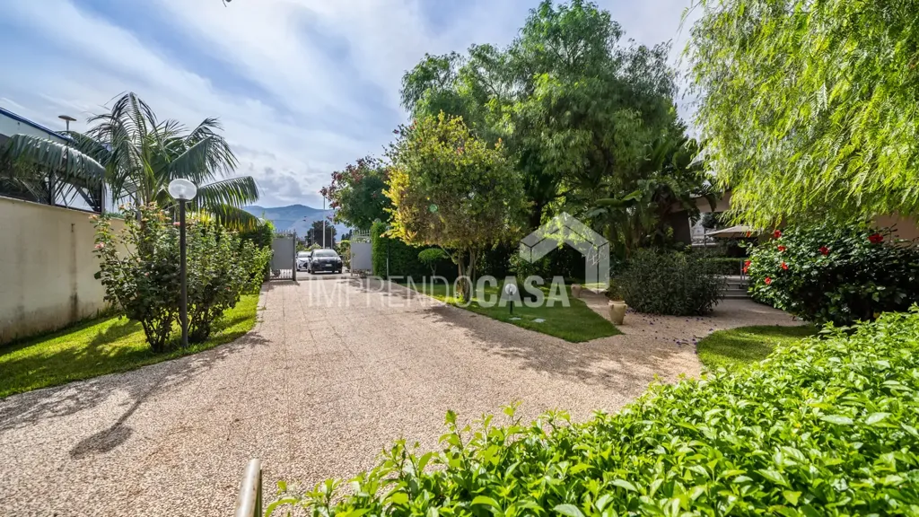 Extérieur - Villa with Private Garden in Mondello, Palermo