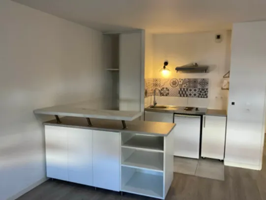Cuisine - Studio avec Ascenseur à Bois-d'Arcy