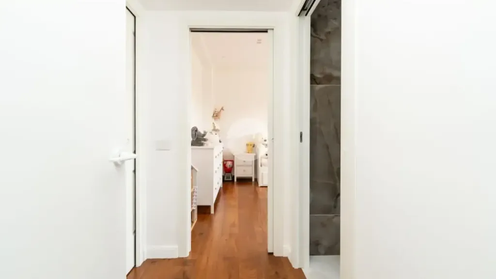 Pièces - Fully Furnished Triplex with Balcony in Pero