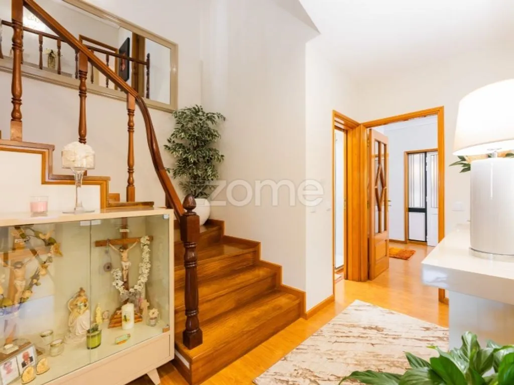 Toad - Luxury House with Garden in Vimieiro, Braga