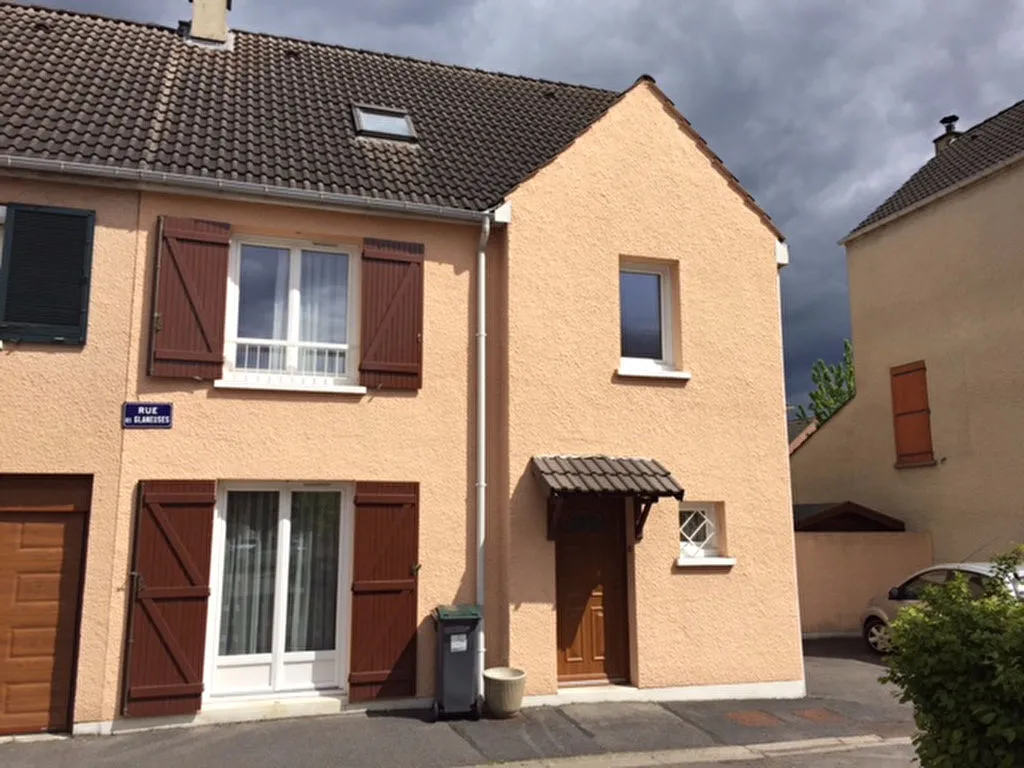 Extérieur - Maison Familiale avec Jardin à Jouy-le-Moutier