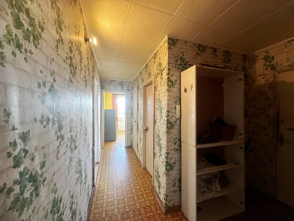 Esik - Apartment with Balcony in Narva Centre