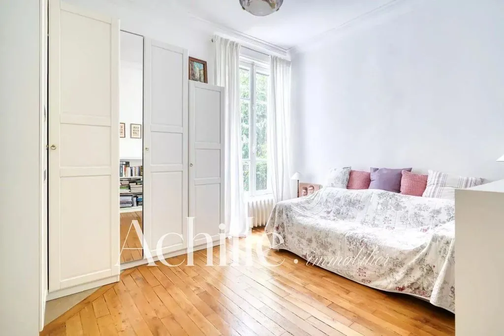 Chambres - Appartement de Luxe avec Cheminée à Auteuil, Paris