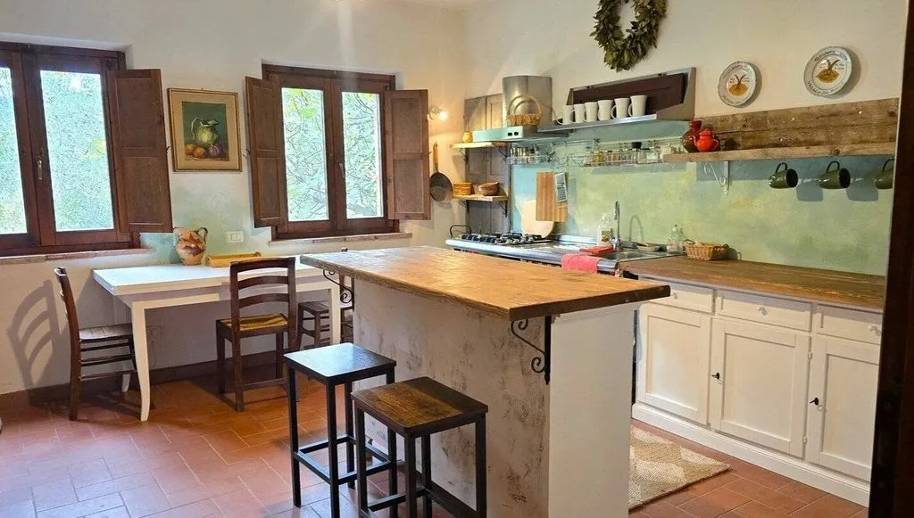 Köök - Country House with Lake View in Baschi, Umbria