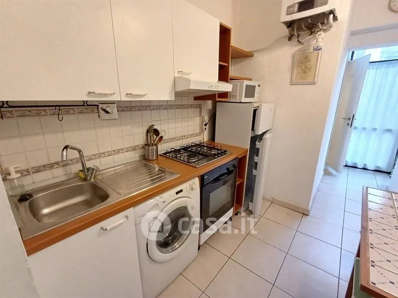 Cuisine - Armed Trilocale with Balcony in Florence