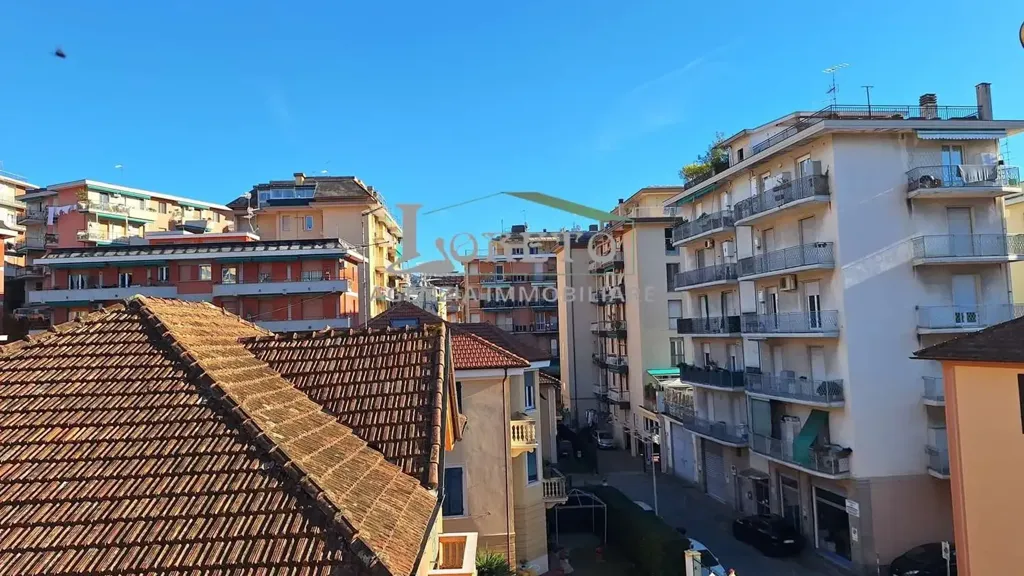 Balcon - Quadrilocale with Triple Exposure in Rapallo