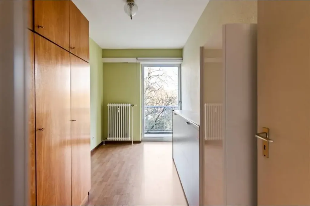 Esik - Spacious Apartment with Terraces in Edegem