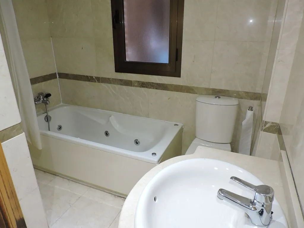 Salles de bain - 1-Bedroom Flat with Pool in Atocha