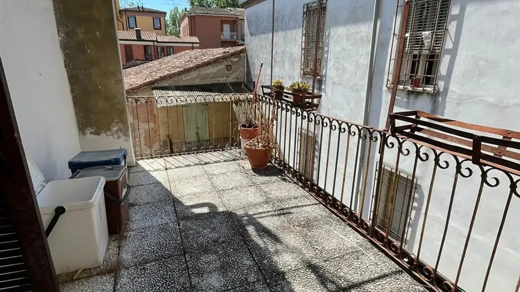 Balcone - Spacious Apartment in Piazza, Suzzara