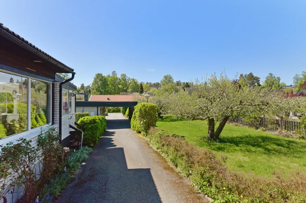 Extérieur - 60s Villa with Large Garden in Västra Jakobsberg
