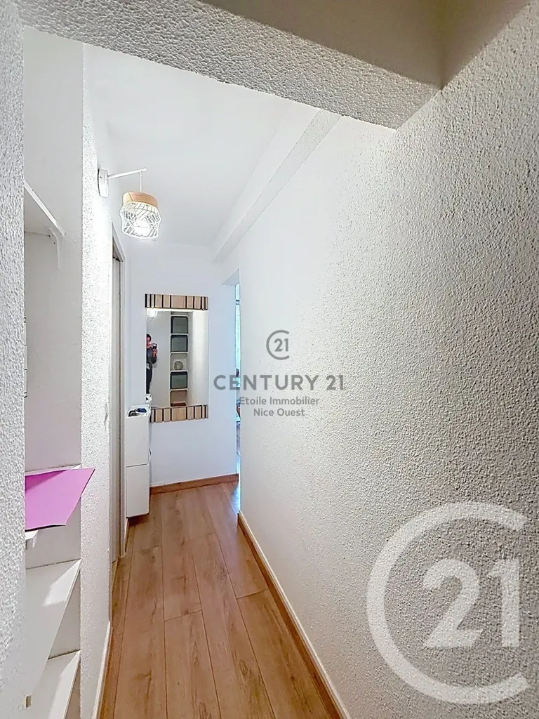 Esik - Renovated 2-Bed Apartment near EDHEC in Nice