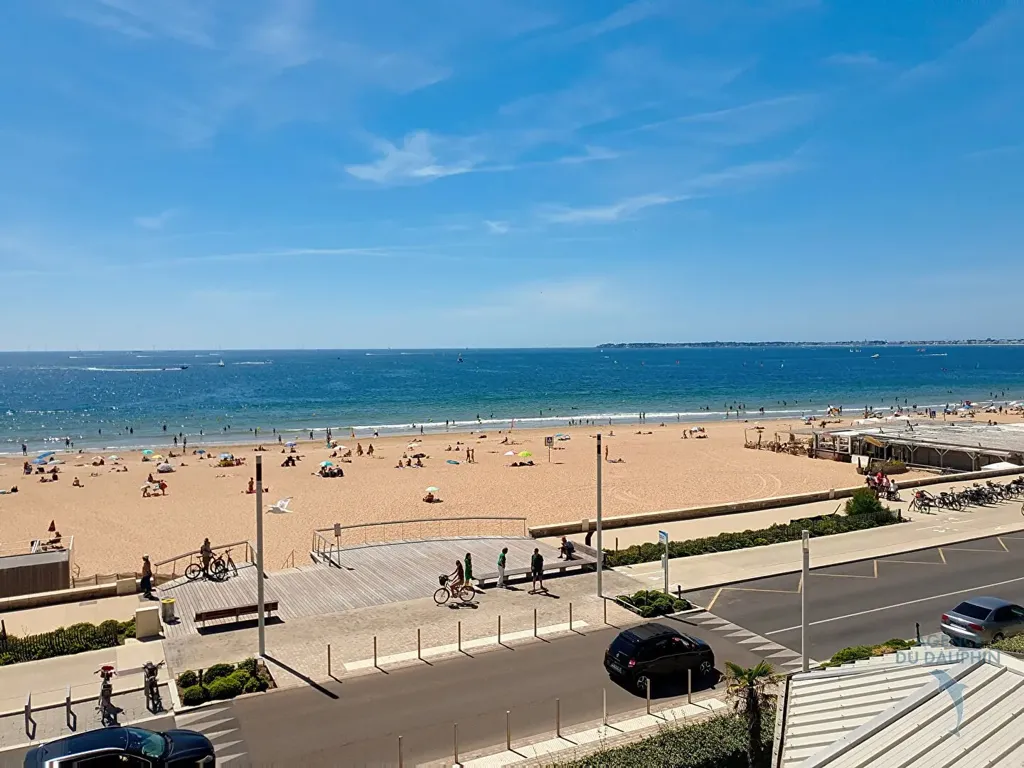 Exceptional Seafront Apartment in Pornichet
