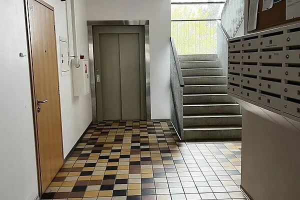 hallway_entrance
