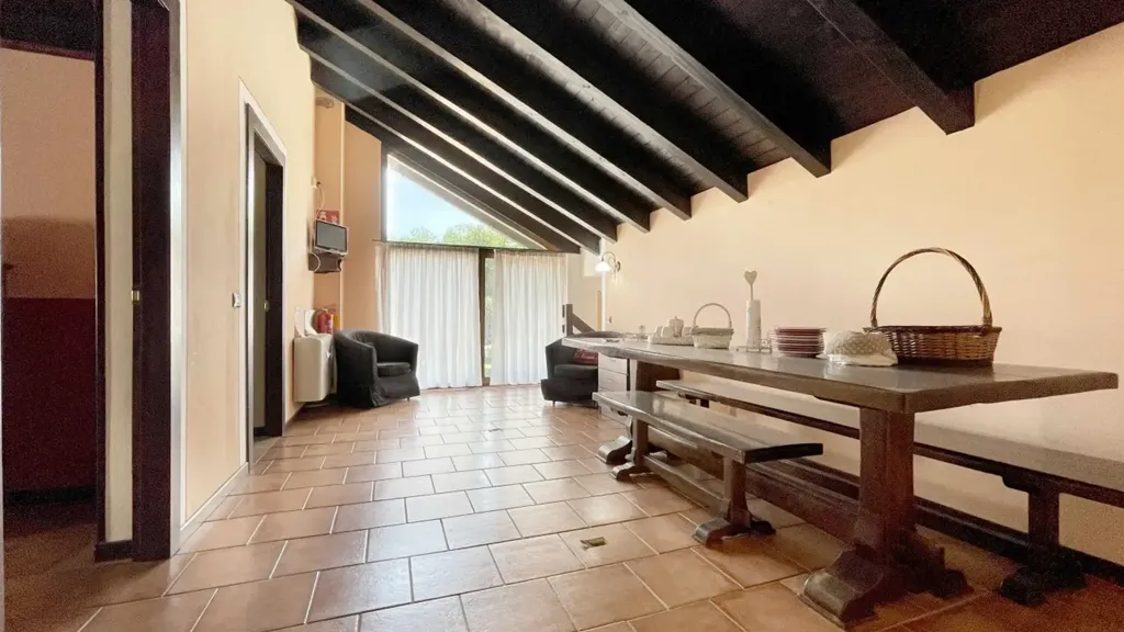 Villa with Equestrian Centre in Ameno