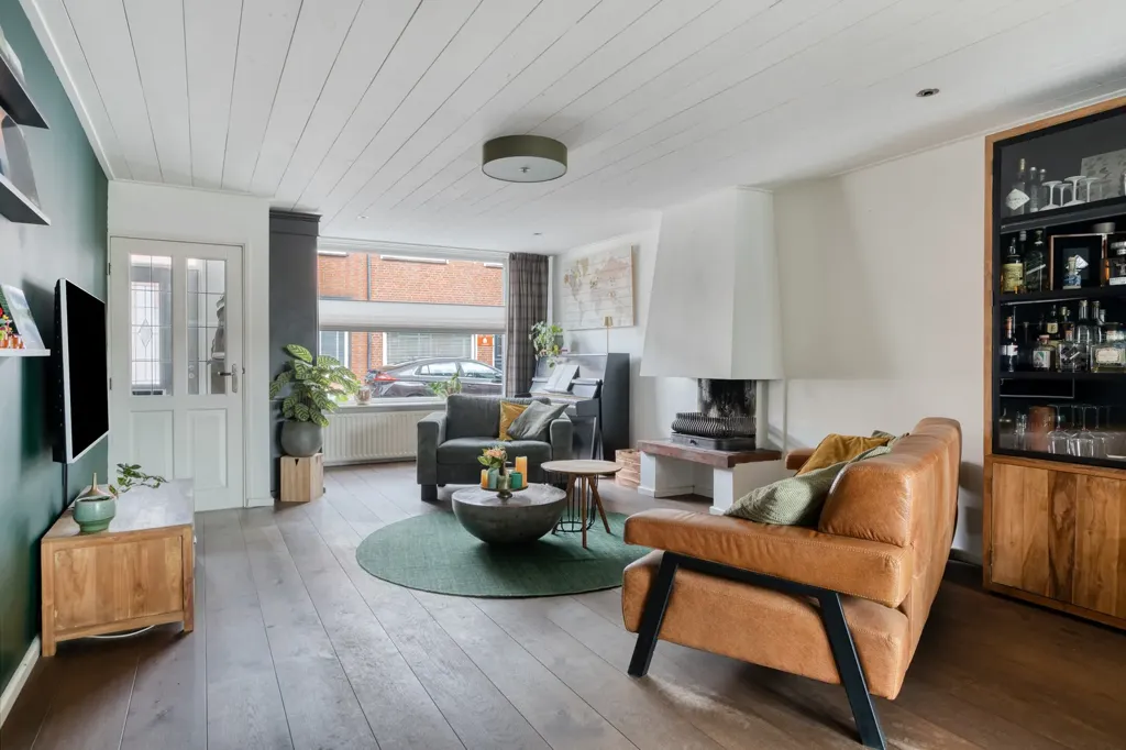 Elutuba - Spacious Semi-detached House with Deep Garden in Halsteren