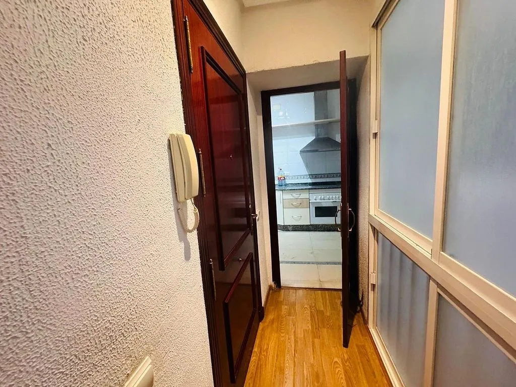 Esik - Bright Apartment with Balcony in Cádiz Centre