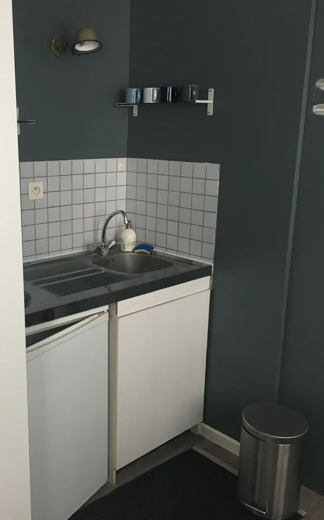 Cuisine - Studio Meublé avec Cour Intérieure à Besançon