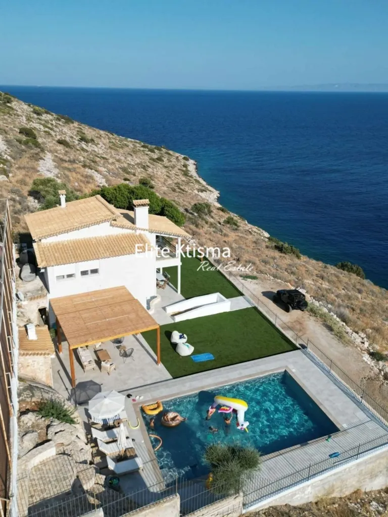 Piscine - Villa with Sea View in Daskaleio, Attica