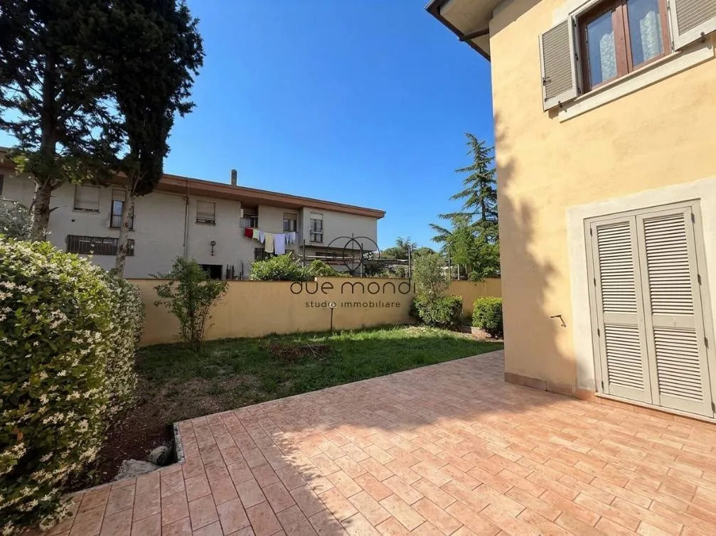 Terrasse - Terraced Apartment with Garden in Foligno