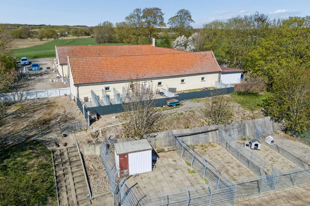 Õhuvaade - Mixed-Use Property with Kennel in Ruds Vedby