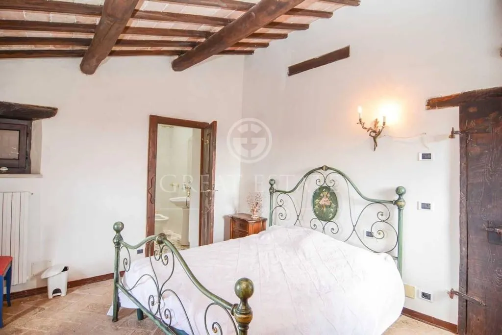 Bedrooms - Ancient Castle with Pool in Umbria