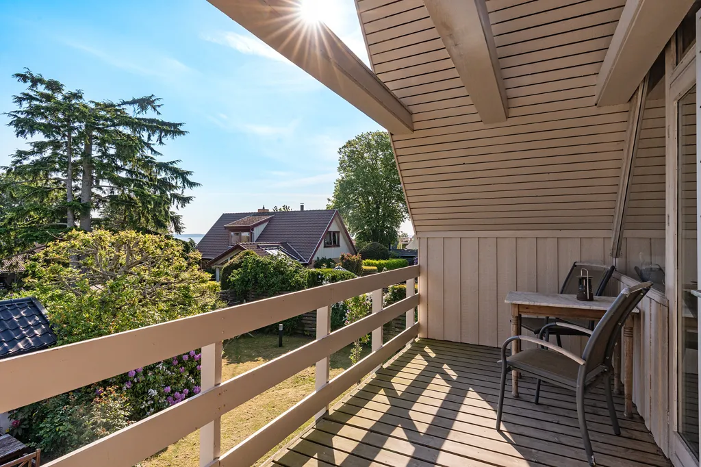 Balcone - Villa with Sea View and Large Terrace in Ålsgårde