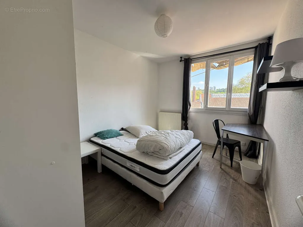 Camere da letto - Large 6-Bedroom Apartment in Lyon 9