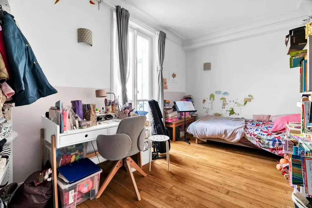 Chambres - Appartement de Charme avec Parquet d'Origine à Paris