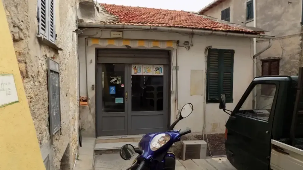 Extérieur - Rustic Cottage for Renovation in Imperia